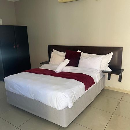 Ethithiya Boutique Guesthouse Windhoek Bagian luar foto