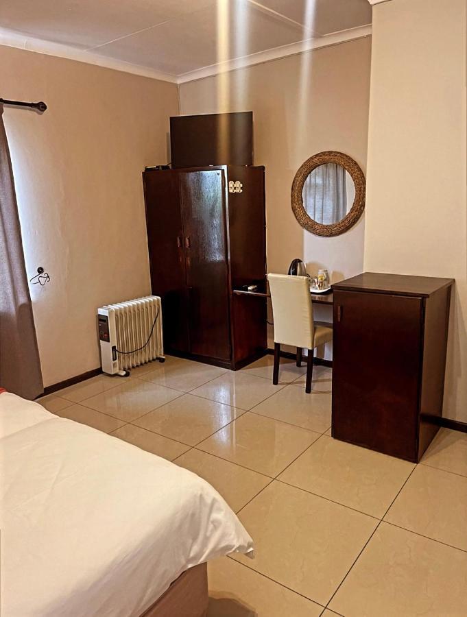 Ethithiya Boutique Guesthouse Windhoek Bagian luar foto