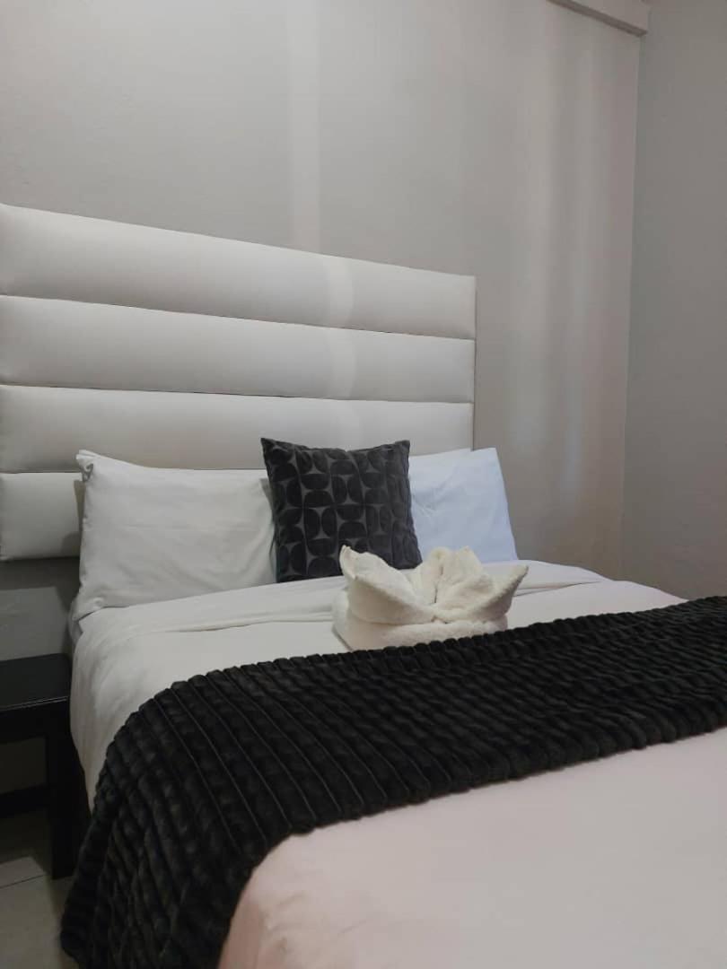 Ethithiya Boutique Guesthouse Windhoek Bagian luar foto