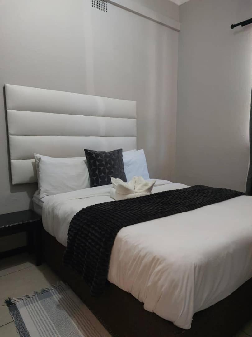 Ethithiya Boutique Guesthouse Windhoek Bagian luar foto